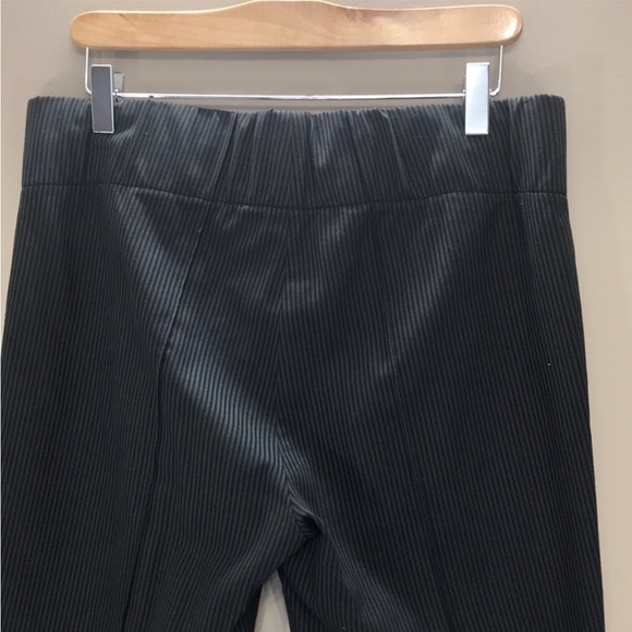 BCBG PANTS SZ 8 - Picture 6 of 7